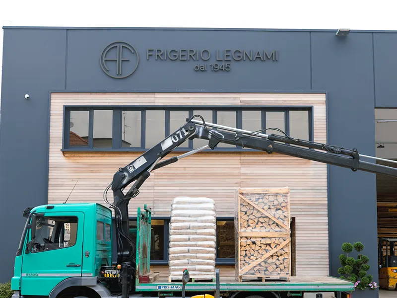 vendita-legna-per-camino-e-pellet-a-milano-monza-brianza